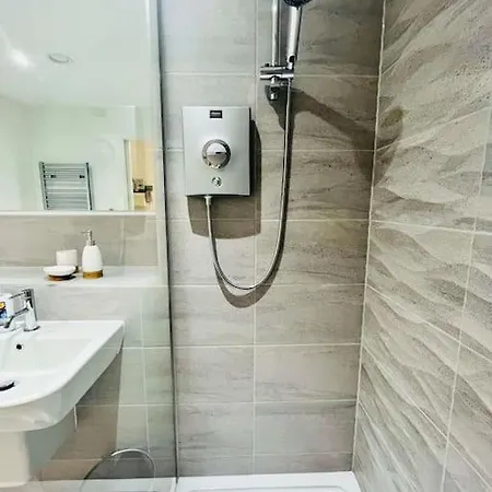 아파트 Lovely Studio With Free Parking Included! 맨체스터