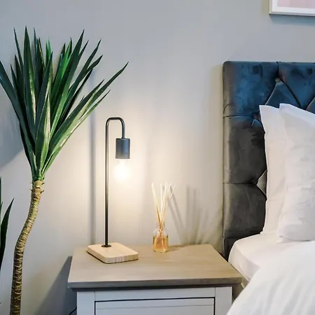 Stunning Mcr House Sleeps 9 펜션 맨체스터