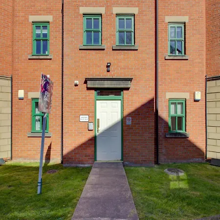 Pass The Keys Spacious For 2 Free Parking Manchester