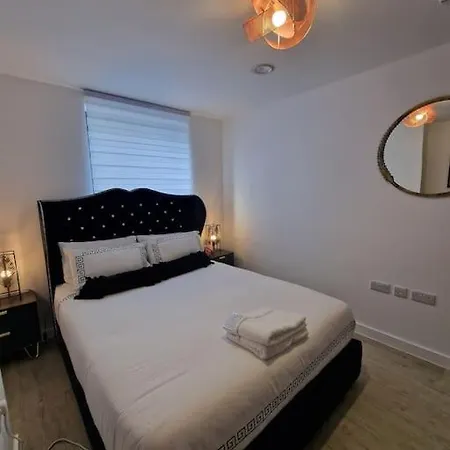 Apartment Luxury 2 Bed, 2 Bath - The Quays *