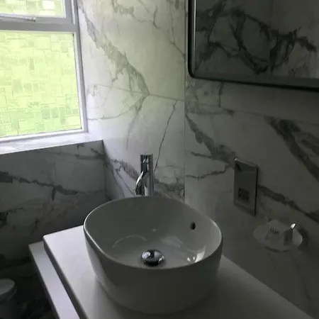 La Suisse Serviced Apartment *