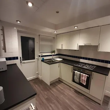 펜션 Bright 4-bed House 15 Min To Centre *