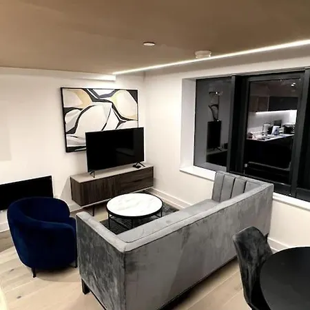 2 Bedroom In Salford