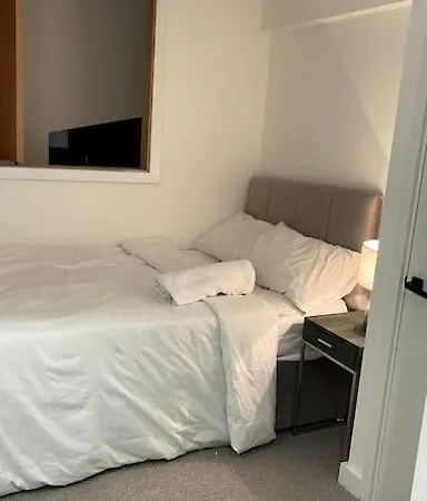 Apartment 2 Bedroom In Salford Manchester