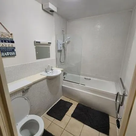 Two Bedroom With Parking شقة مانشستر