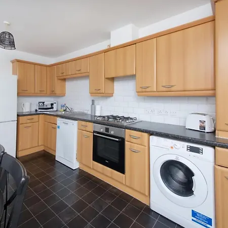 Guestready - A White Sensation In Ardwick * Manchester