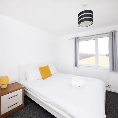 Nyaraló Guestready - A White Sensation In Ardwick