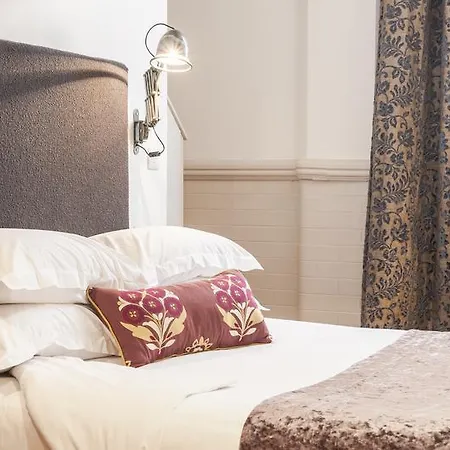 Great John Street 4*