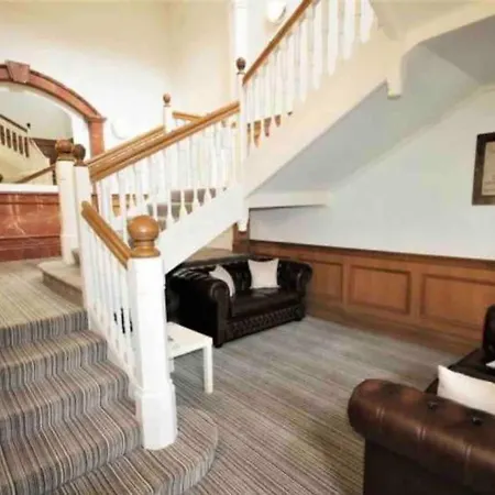 Stableford Hall - Stunning *