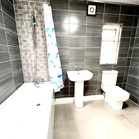 Relax Dotcom Homestay Manchester