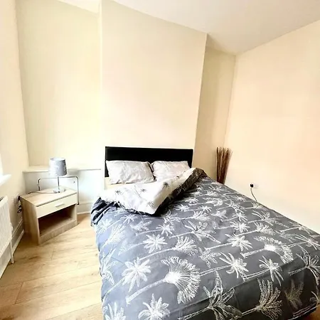 Homestay Relax Dotcom Manchester