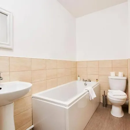 The Exquisite Abode - Parking Apartment Manchester