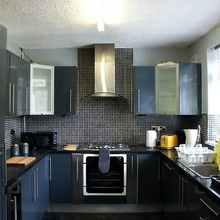 Swinton, Apartment *