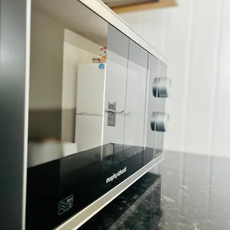 Allenby Walk Private In A 4 Bed Shared House منزل للإقامة مانشستر