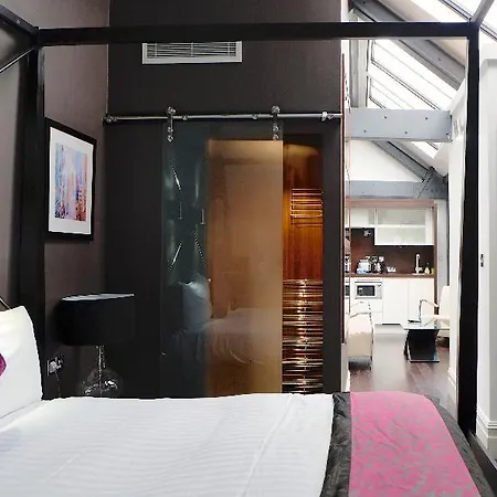 Hotel apartamentowy Roomzzz 4*