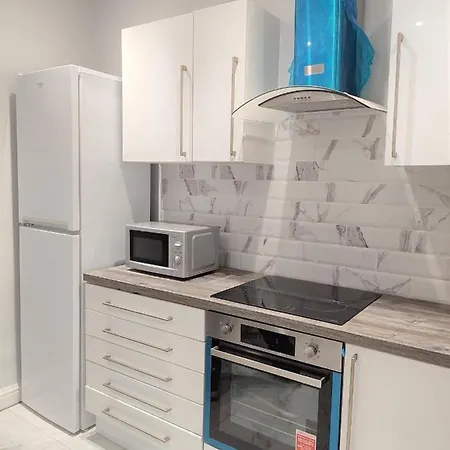 アパート Newly Refurbished 2- Bed Stylish