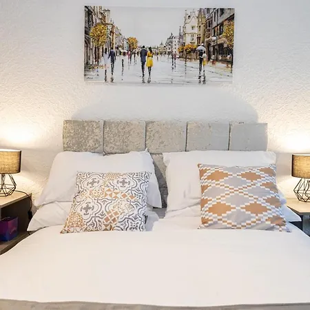 Flat In Greater Apartment Manchester