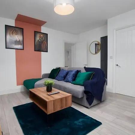 דירה Exquisite 3 Bed House With Parking