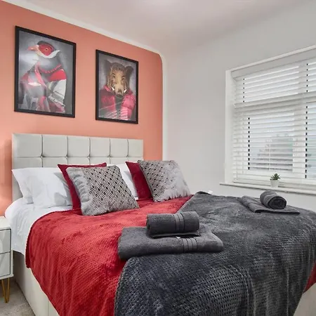 דירה Exquisite 3 Bed House With Parking מנצ'סטר
