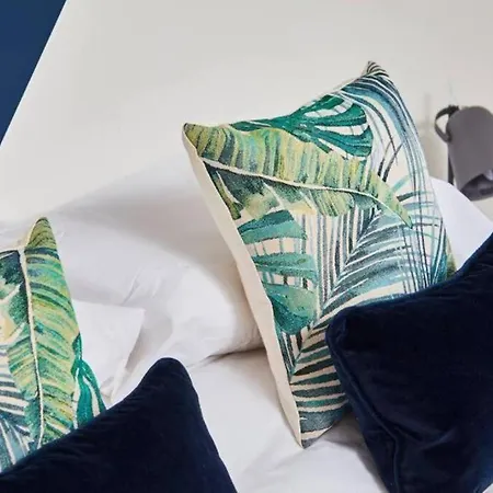 아파트 Stylish Flat In *