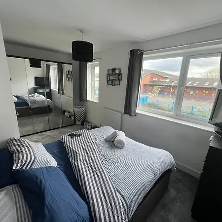 Two Bed In Manchester, Etihad Clayton Holiday home Manchester