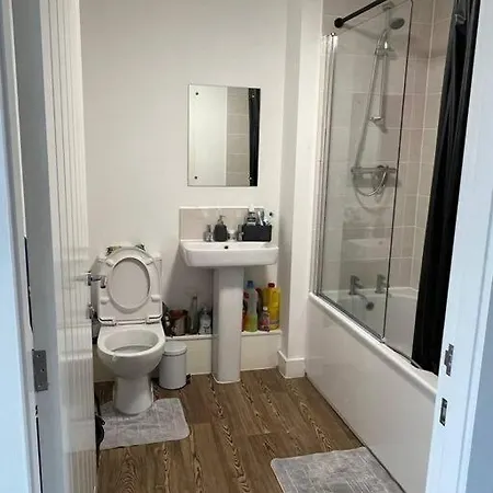 Two Bed In Manchester, Etihad Clayton