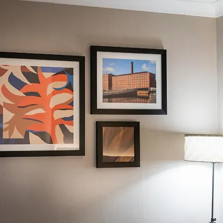 Hotel Holiday - - Oldham By Ihg