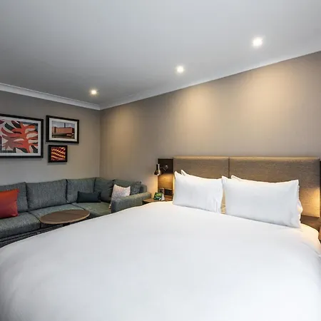 - - Oldham By Ihg 3*