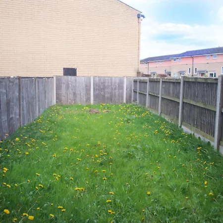 Nyaraló Guestready - A White Sensation In Ardwick