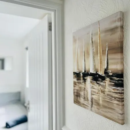 Allenby Walk Private In A 4 Bed Shared House *