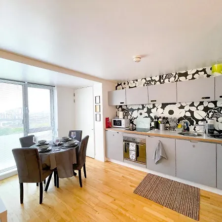 Discover The Ruby Your Ultimate From Free Parking In Perfect For Long Or Short Stays Relocations And Contractors Private Parking Free Wifi Near Centre