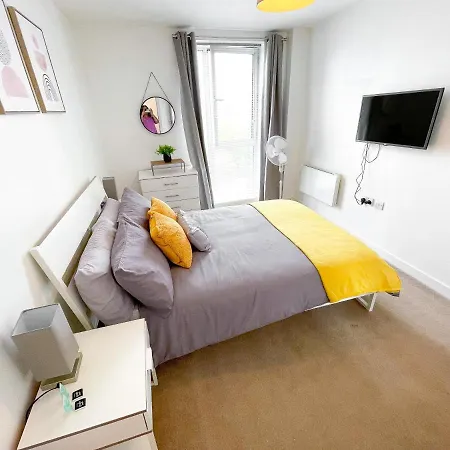 Discover The Ruby Your Ultimate From Free Parking In Perfect For Long Or Short Stays Relocations And Contractors Private Parking Free Wifi Near Centre *