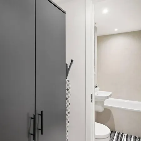 Skygardens - Stylish Duplex - Roof Garden *