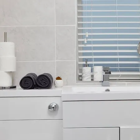 דירה Exquisite 3 Bed House With Parking מנצ'סטר