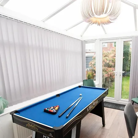 Audenshaw 3-Bedroom House With Private Parking 曼彻斯特