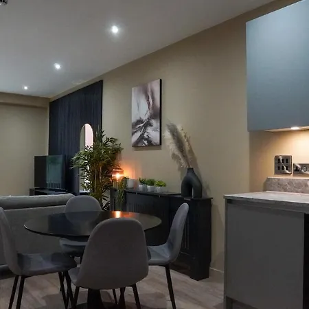 M1 Townhouse - Free Parking & Central Manchester