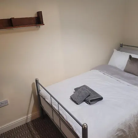Tenpickering Place Guest house
