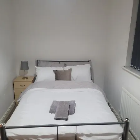 Tenpickering Place Guest house