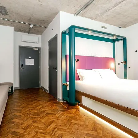 酒店 Yotel Deansgate 4*