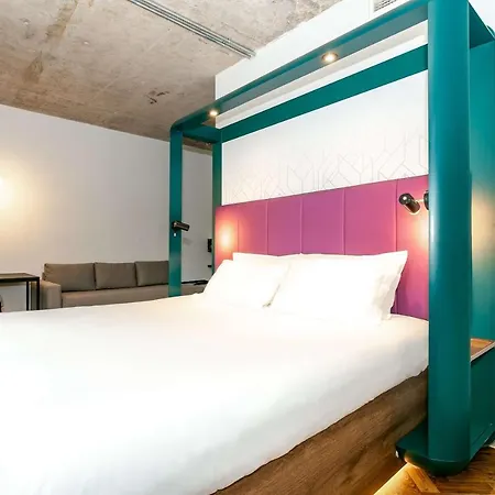 Yotel Deansgate فندق 4*