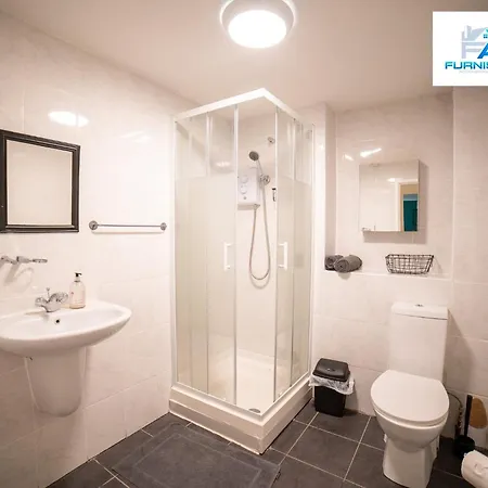 Book Now - Ground Floor - Parking - Etihad Stadium - 3 Guests - Business - Families * 曼彻斯特