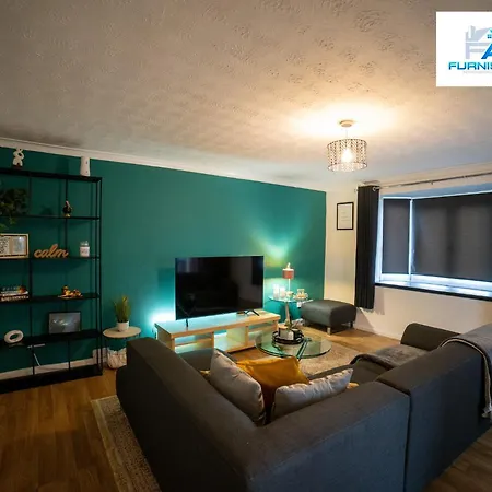 Book Now - Ground Floor - Parking - Etihad Stadium - 3 Guests - Business - Families Manchester
