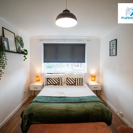 Book Now - Ground Floor - Parking - Etihad Stadium - 3 Guests - Business - Families *