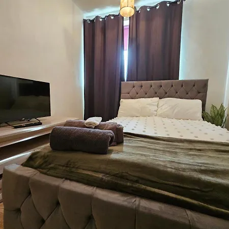 Spacious In The Centre Of The Mánchester