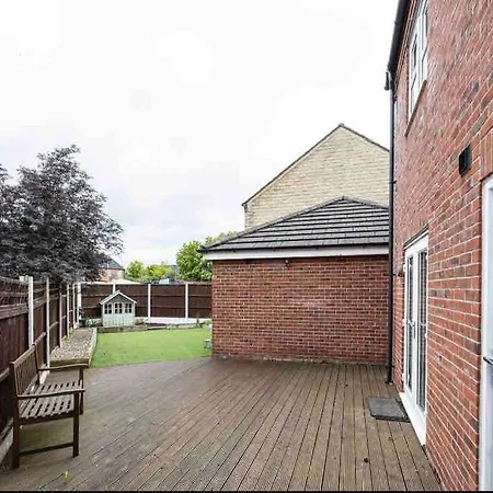 Holiday home Immaculate 3-bed House, With Private Garden. *