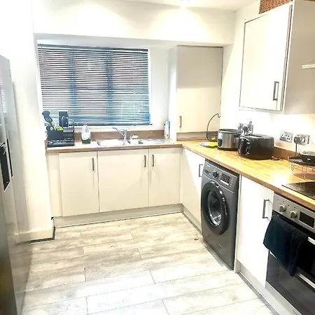Private En-suite Available Near Stadium *