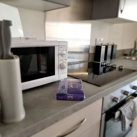 Impeccable 1-br Flat Close To *