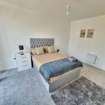 Impeccable 1-br Flat Close To Nyaraló Manchester