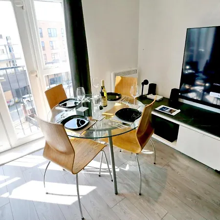 Openplan Stylish Flat - 10mins To Man Oxford Rd - Pass The Keys Manchester