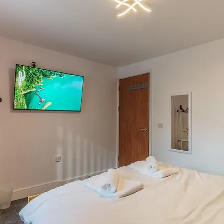 Modern 2 Bed In Apartmán